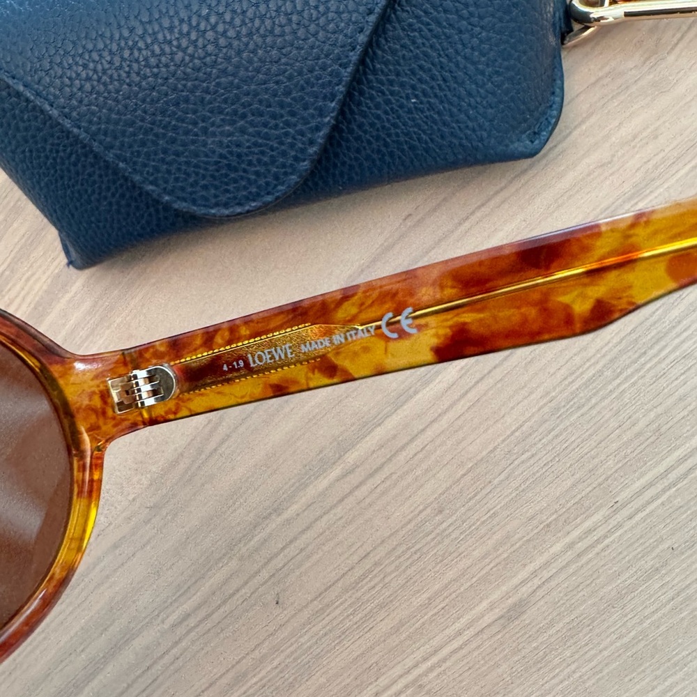 Loewe sunglasses - Picture 2 of 3
